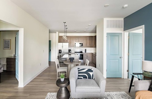Wilmington Apartment | Landing at The Parker Leland - 2 Bedrooms in Do.