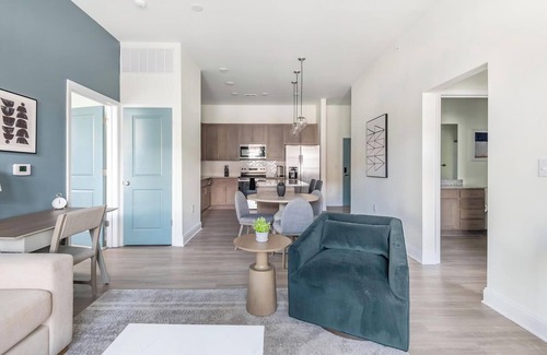 Wilmington Apartment | Landing at The Parker Leland - 2 Bedrooms in Do.