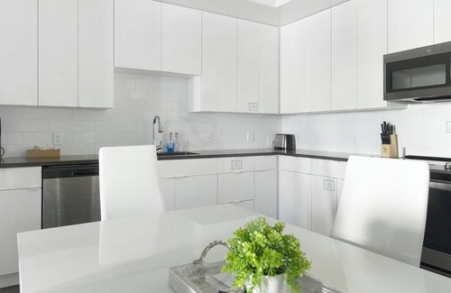 Port Tampa City Apartment | Landing at The Pointe on Westshore - 2 Bedrooms.