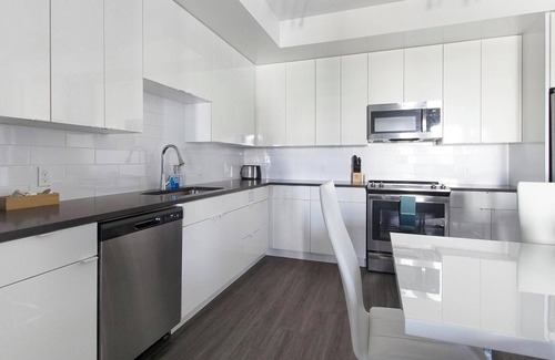 Port Tampa City Apartment | Landing at The Pointe on Westshore - 2 Bedrooms.