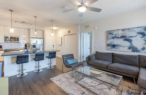 Port Tampa City Apartment | Landing at The Pointe on Westshore - 2 Bedrooms.