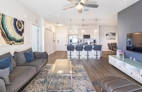 Port Tampa City Apartment | Landing at The Pointe on Westshore - 2 Bedrooms.