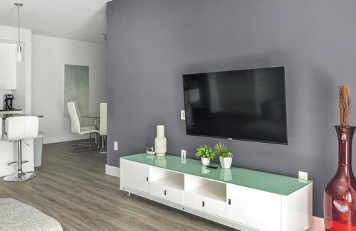 Port Tampa City Apartment | Landing at The Pointe on Westshore - 3 Bedrooms.