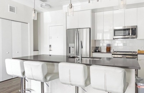 Port Tampa City Apartment | Landing at The Pointe on Westshore - 3 Bedrooms.