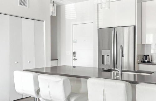 Port Tampa City Apartment | Landing at The Pointe on Westshore - 3 Bedrooms.