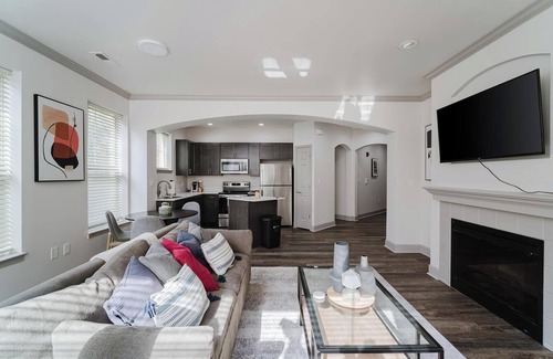 Corryville Apartment | Landing at The Village at Stetson Square - 2 Be.