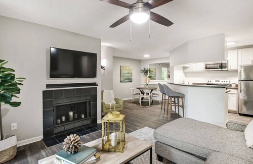 Sunbeam Apartment | Landing at Timberwalk at Mandarin - 1 Bedroom i.
