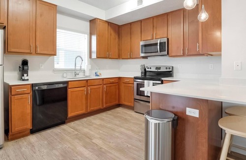 South Salt Lake Apartment | Landing at VIA Apartments - 2 Bedrooms in Downt.