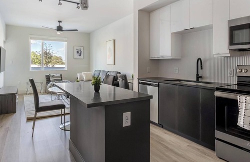 Providencia Park Apartment | Landing | Beautiful 1BD, Clubhouse, Gym