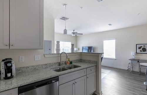 Fort Worth Apartment | Landing | Beautiful 1BD, Gym, Yoga Studio