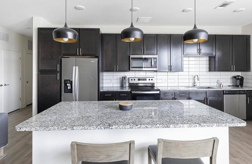 Fort Worth Apartment | Landing | Beautiful 1BD, Courtyard, Clubhouse