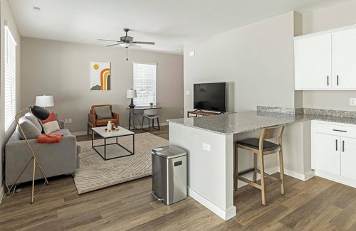 Madison Apartment | Landing | Beautiful 1BD, Courtyard, Pool