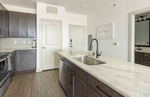 Denton Apartment | Landing | Beautiful 1BD, Courtyard, Gym
