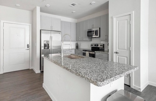 Spring Branch East Apartment | Landing | Beautiful 1BD, Gym, Pool