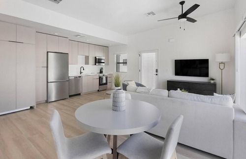 North Mountain Apartment | Landing | Beautiful 1BD, Pool, Clubhouse