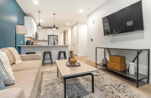 Civic Center Apartment | Landing | Beautiful 1BD, Rooftop Lounge, Gym
