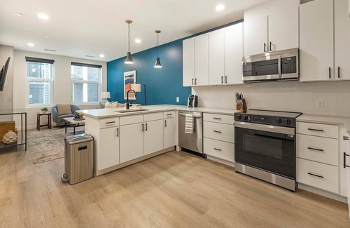Civic Center Apartment | Landing | Beautiful 1BD, Rooftop Lounge, Gym
