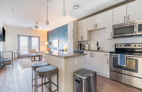 Tropic Apartment | Landing | Beautiful 1BD, Gym, Pool