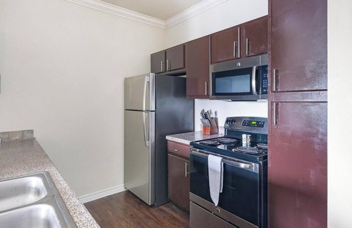 Riverpark West Apartment | Landing | Beautiful 1BD, Pool, Clubhouse
