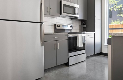 Downtown St. Louis Apartment | Landing | Beautiful 1BD, Courtyard, Gym