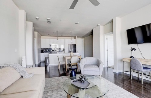 Forest Crest Apartment | Landing | Beautiful 2BD, Rooftop Lounge, Gym