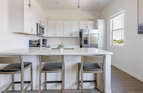 Oro Valley Apartment | Landing | Beautiful 2BD, Pool