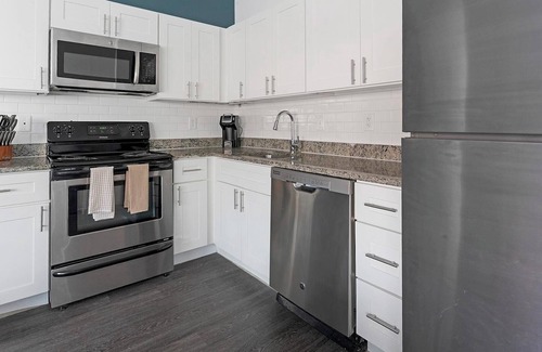 Downtown Baltimore Apartment | Landing | Beautiful Studio, Clubhouse, Gym