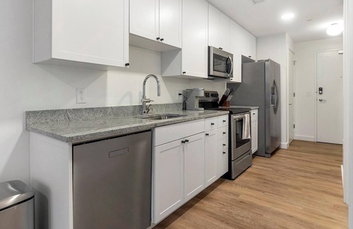 Greektown Historic District Apartment | Landing | Beautiful Studio, Gym, Clubhouse