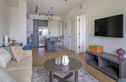 Providencia Park Apartment | Landing | Chic 1BD, Yoga Studio, Clubhouse