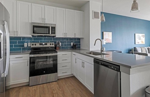 MLK Apartment | Landing | Chic 1BD, Courtyard, Gym