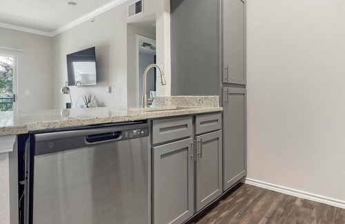 Pipers Meadow Apartment | Landing | Chic 1BD, Gym, Clubhouse