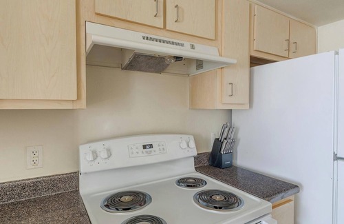 Southbelt/Ellington Apartment | Landing | Chic 1BD, Gym, Game Room