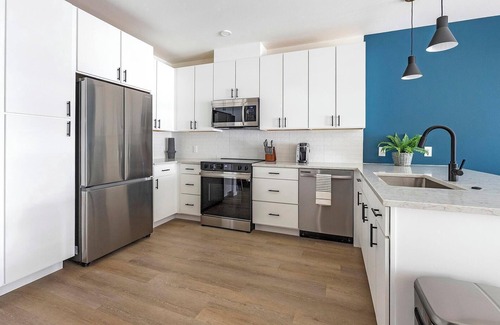Civic Center Apartment | Landing | Chic 1BD, Gym, Rooftop Lounge