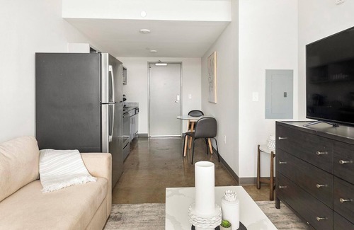Central City Apartment | Landing | Chic 1BD, Gym