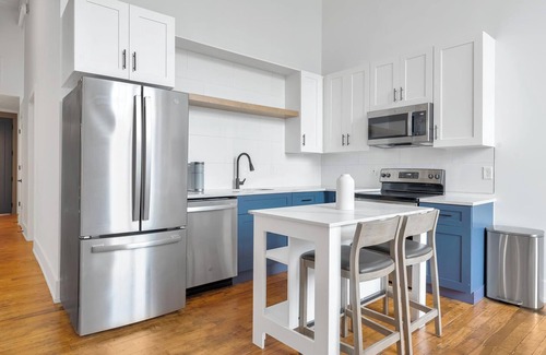 Greenville Apartment | Landing | Chic 1BD, Yoga Studio, Gym