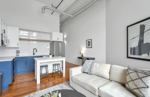 Greenville Apartment | Landing | Chic 1BD, Yoga Studio, Gym