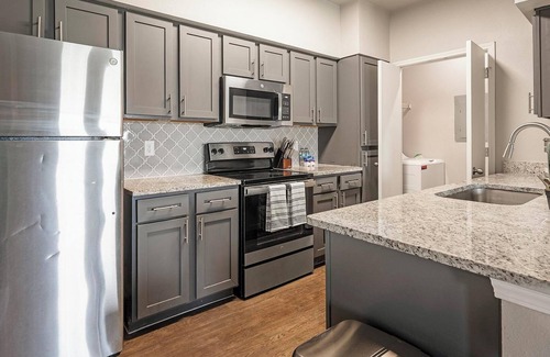 San Antonio Apartment | Landing | Chic 2BD, Pool, Clubhouse
