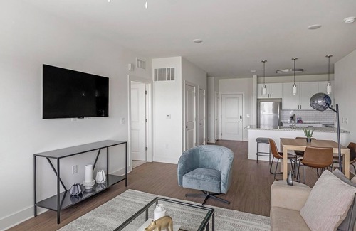Athens Apartment | Landing | Chic 2BD, Pool, Yoga Studio