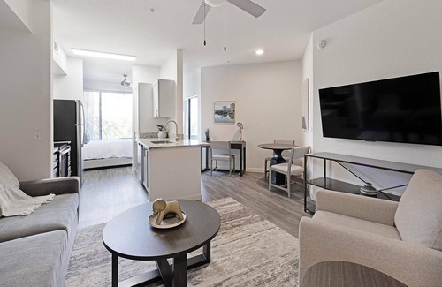 Tempe Apartment | Landing | Chic Studio, Rooftop Lounge, Clubhouse