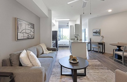 Tempe Apartment | Landing | Chic Studio, Rooftop Lounge, Clubhouse