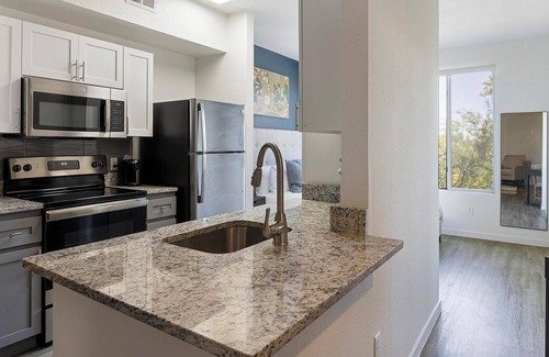 Tempe Apartment | Landing | Chic Studio, Rooftop Lounge, Clubhouse