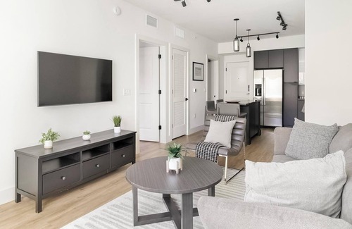 Providencia Park Apartment | Landing | Incredible 1BD, Gym, Pool