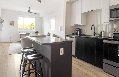 Providencia Park Apartment | Landing | Incredible 1BD, Clubhouse, Yoga Studio