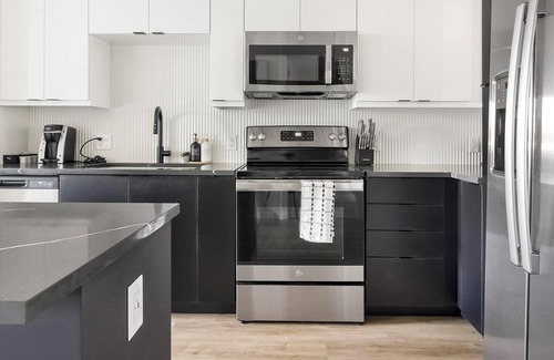 Providencia Park Apartment | Landing | Incredible 1BD, Clubhouse, Yoga Studio