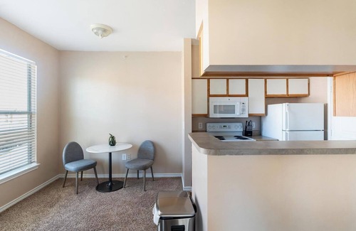 Fort Worth Apartment | Landing | Incredible 1BD, Gym, Rooftop Lounge