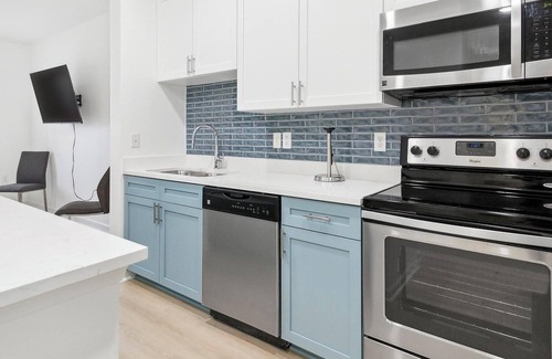 Eden Apartment | Landing | Incredible 1BD, Gym, Yoga Studio