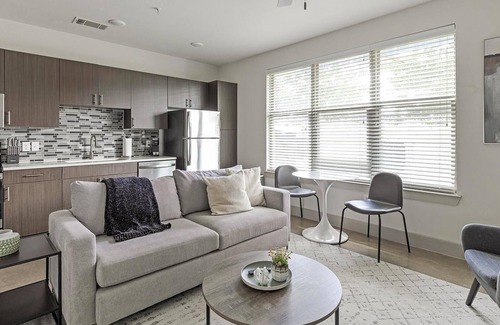 Vickery Meadow Apartment | Landing | Incredible 1BD, Pool, Gym