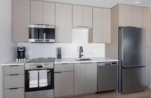 North Mountain Apartment | Landing | Incredible 1BD, Gym, Game Room