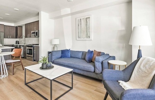Hayden Island Apartment | Landing | Incredible 1BD, Pool, Courtyard