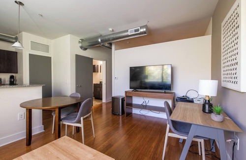 Church Hill Apartment | Landing | Incredible 1BD, Courtyard, Gym